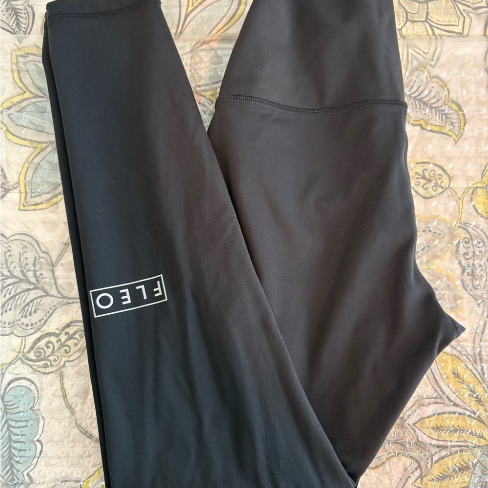 Fleo El Toro Legging 25" - High Rise 
- Muse Fabric